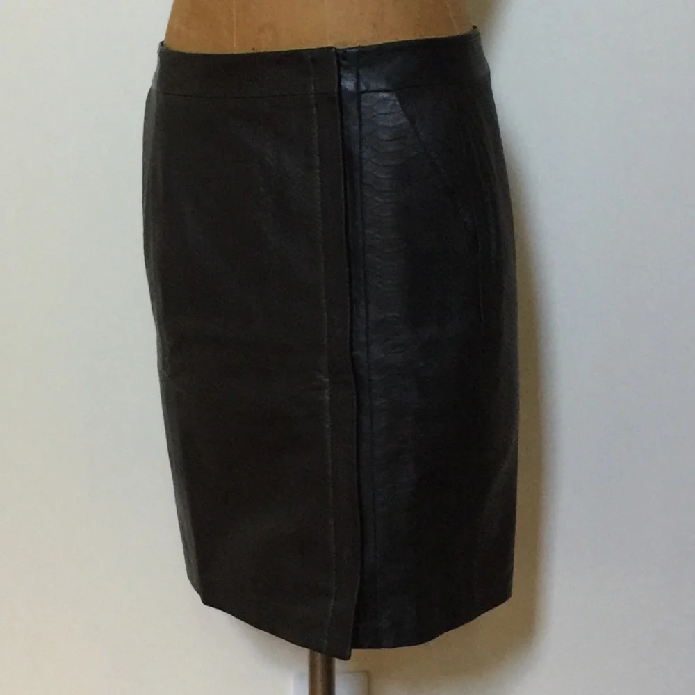 Vince black snake embossed leather skirt NWOT